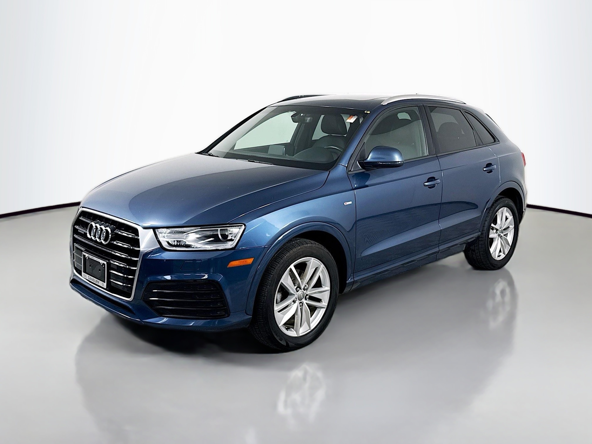 2018 Audi Q3 S Line Premium's photo