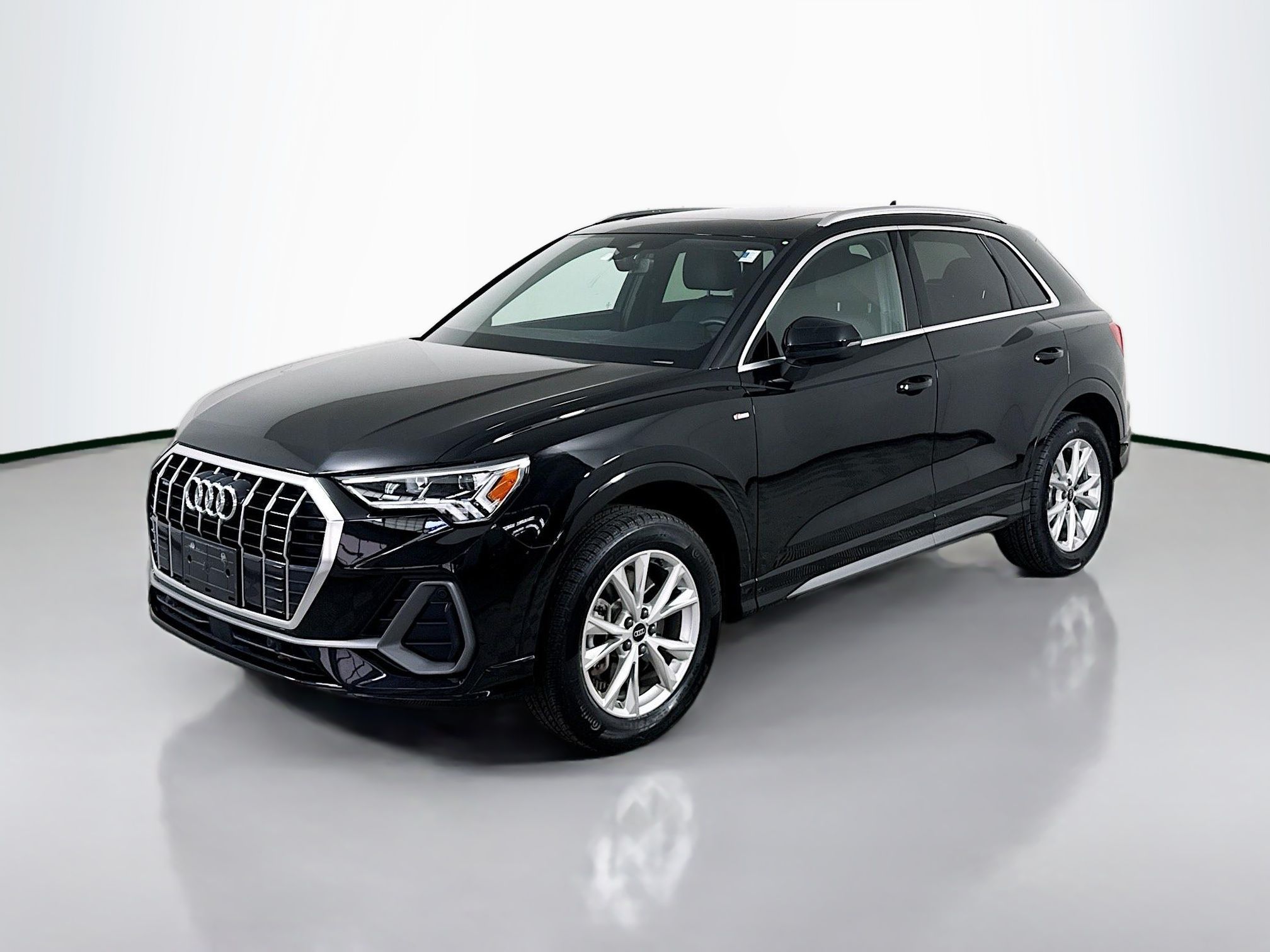 2024 Audi Q3 45 TFSI S Line Premium quattro's photo