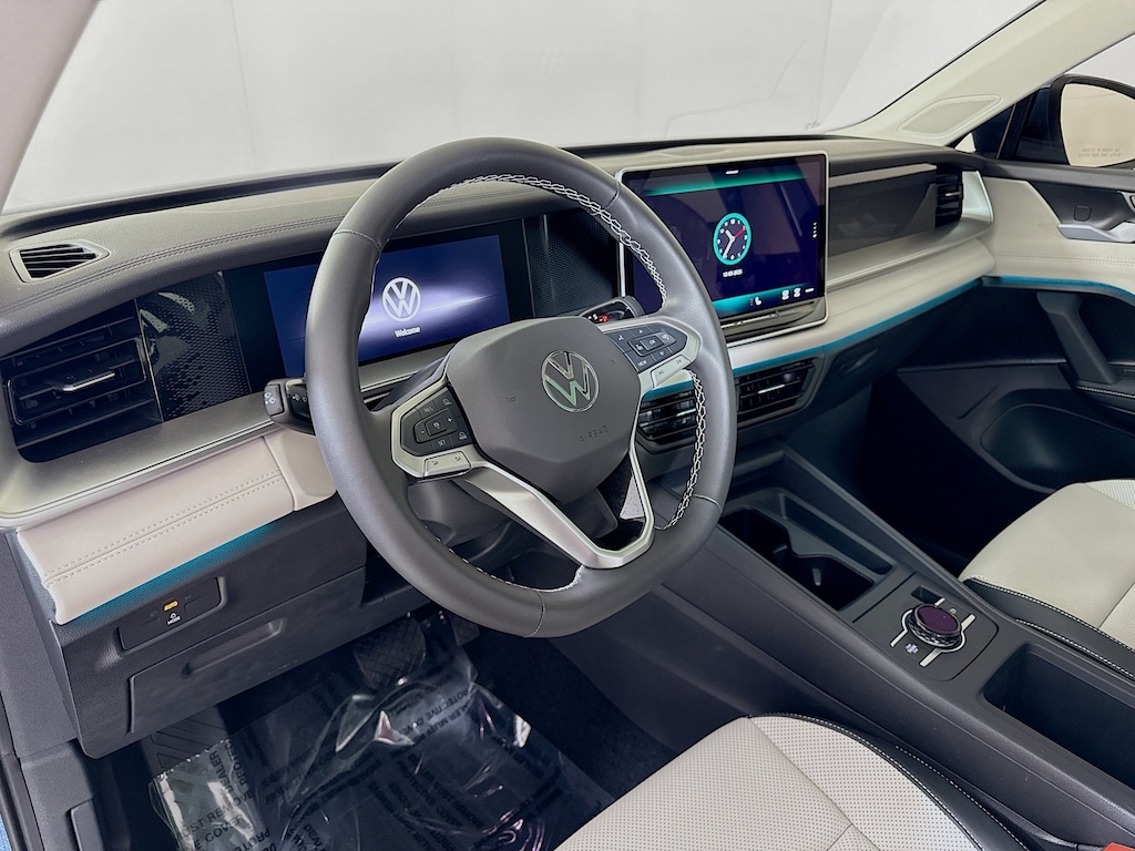 Used 2025 Volkswagen Tiguan 2.0T SE SUV