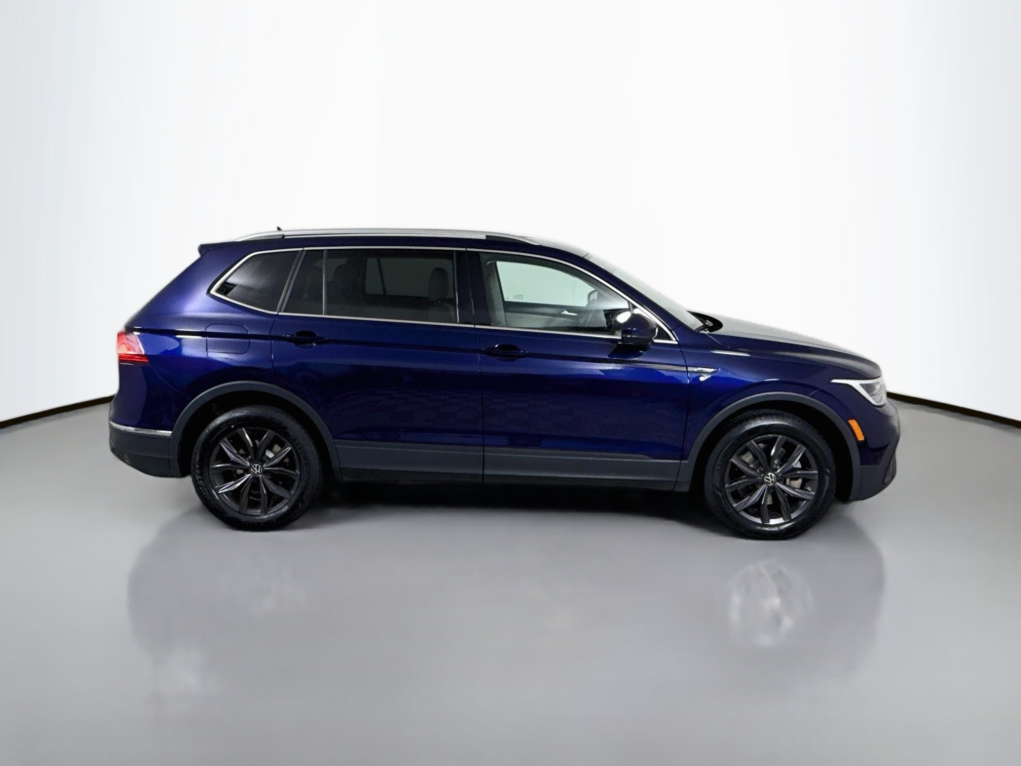 2024 Volkswagen Tiguan SE - Photo 8