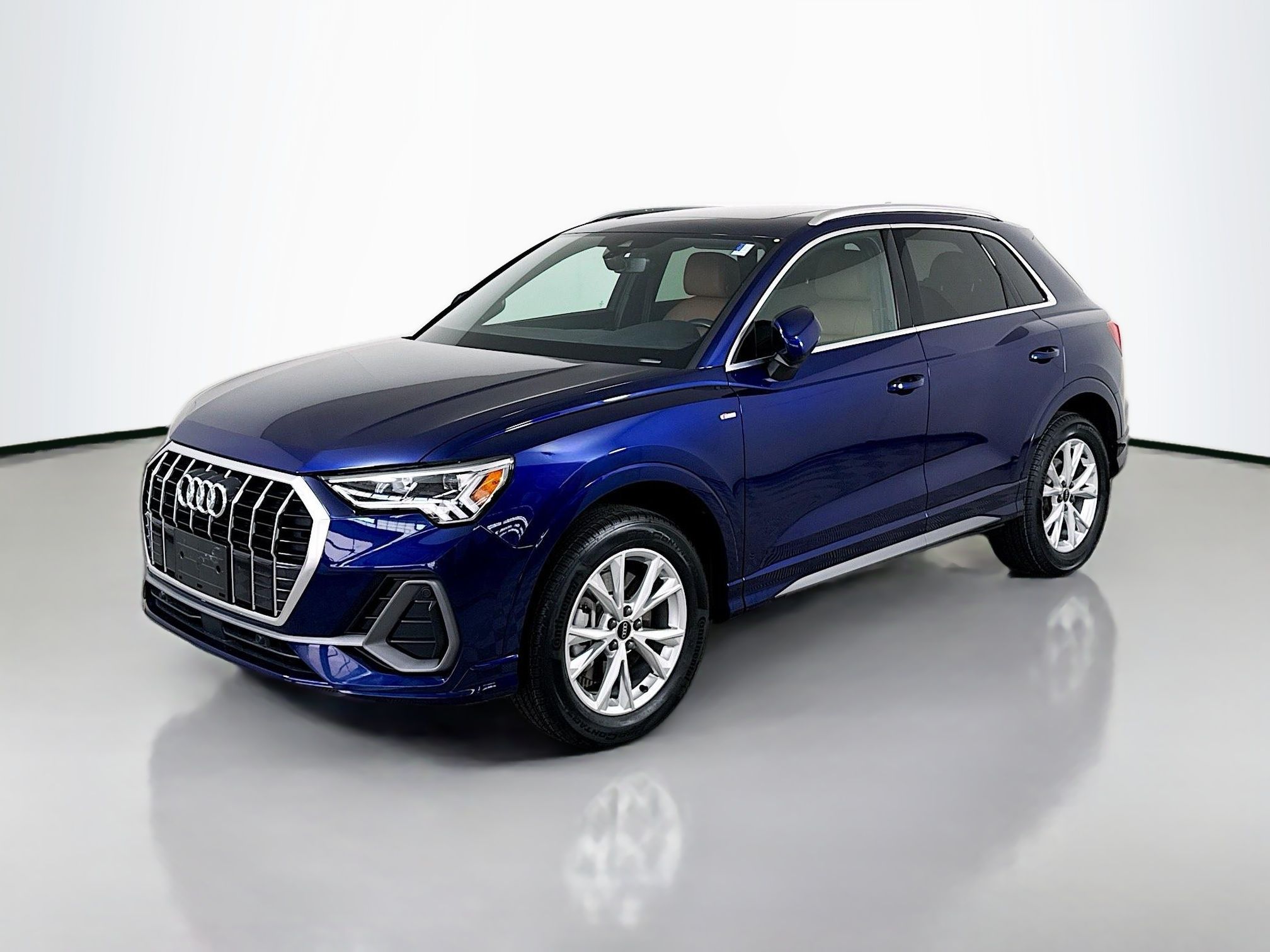 2024 Audi Q3 45 TFSI S Line Premium quattro's photo
