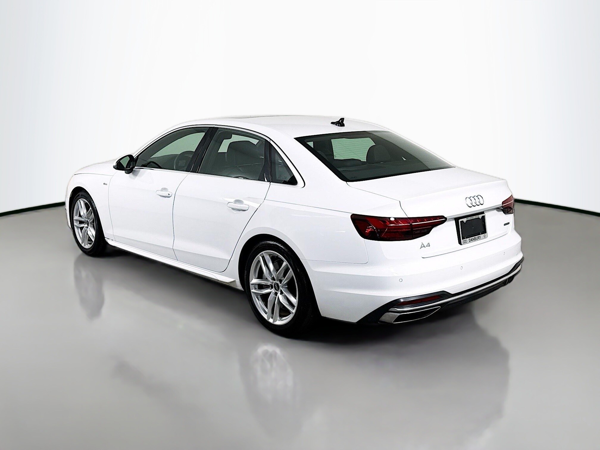 2024 Audi A4 45 S line Premium Plus photo 3