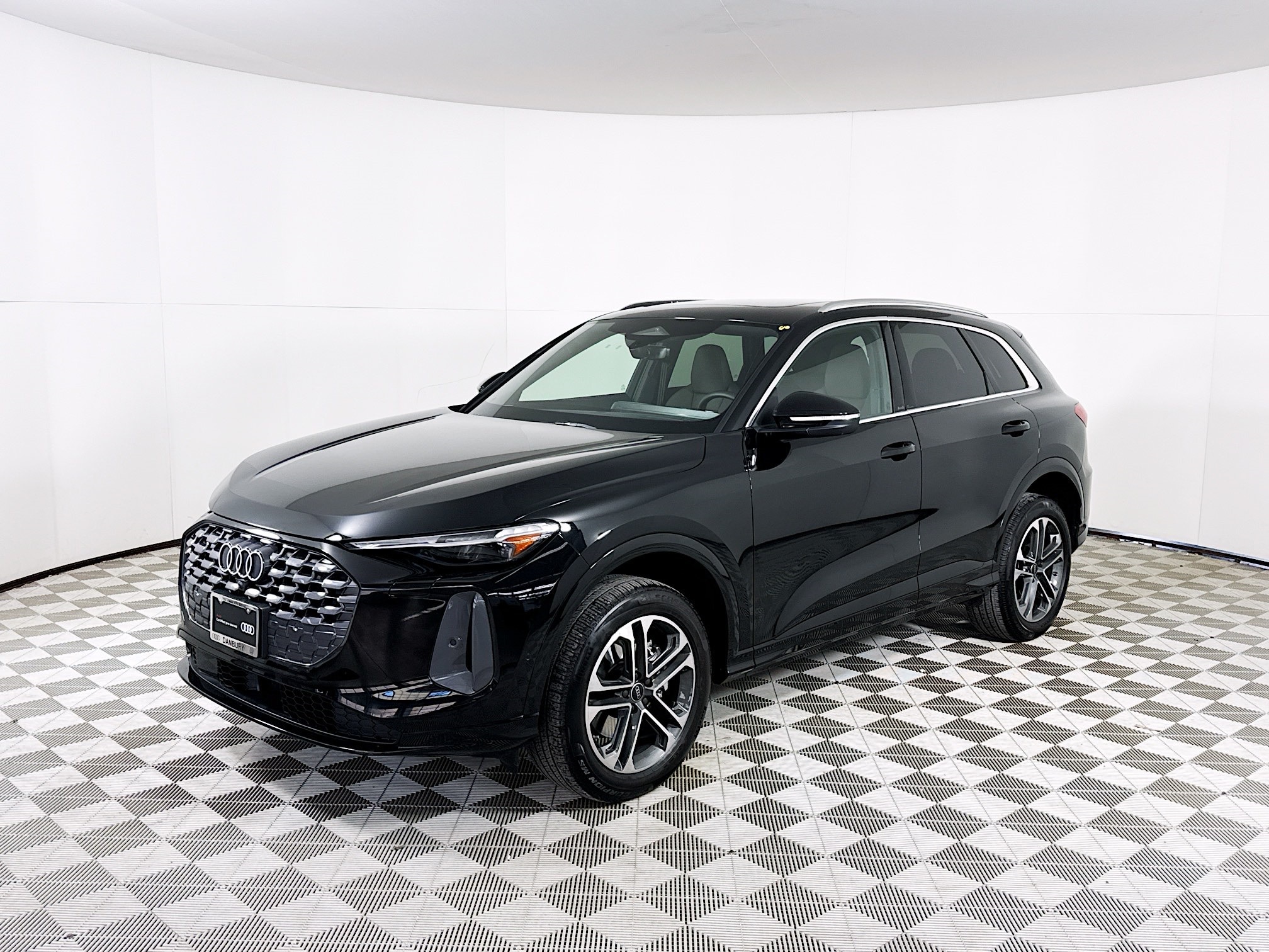 2025 Audi New Q5 Premium Plus's photo