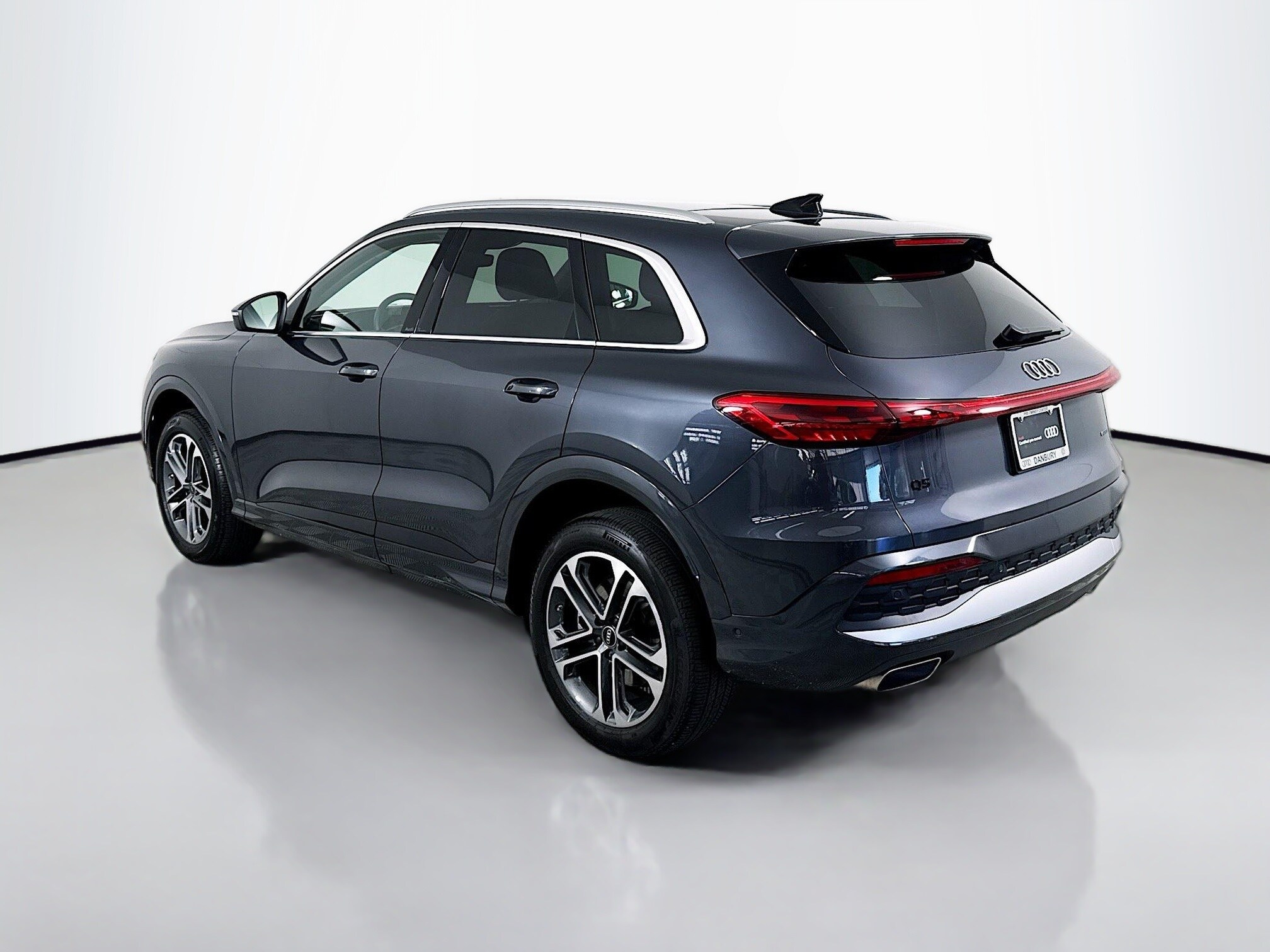 2025 Audi Q5 2.0T Premium Plus photo 3