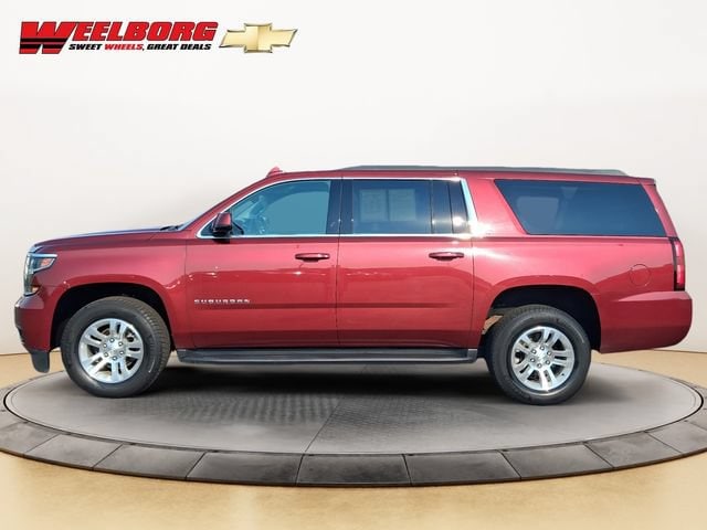 Used 2019 Chevrolet Suburban LT with VIN 1GNSKHKC9KR181369 for sale in Glencoe, Minnesota