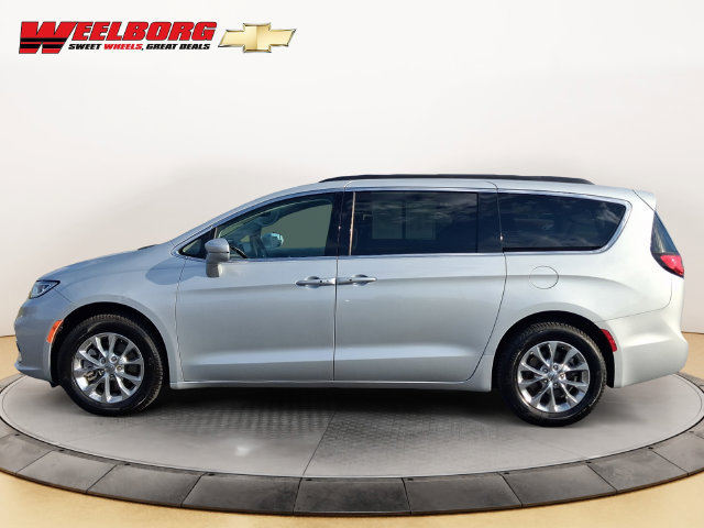 Used 2022 Chrysler Pacifica Touring L with VIN 2C4RC3BG9NR161762 for sale in Glencoe, Minnesota