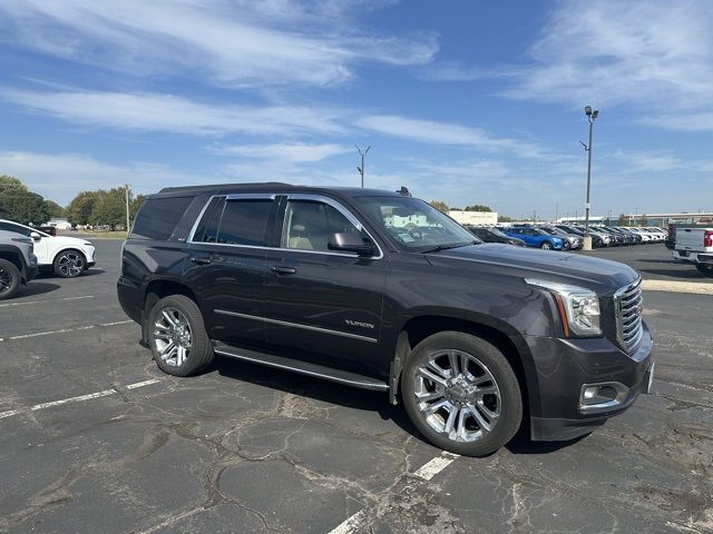 2017 Gmc Yukon SLT photo 3