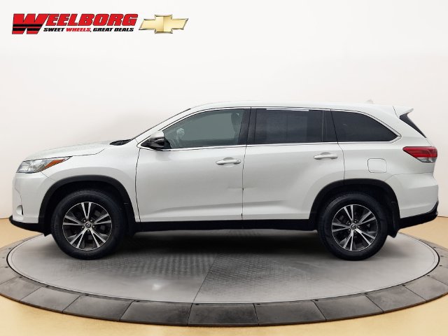 Used 2019 Toyota Highlander LE Plus with VIN 5TDBZRFH1KS951338 for sale in Glencoe, Minnesota