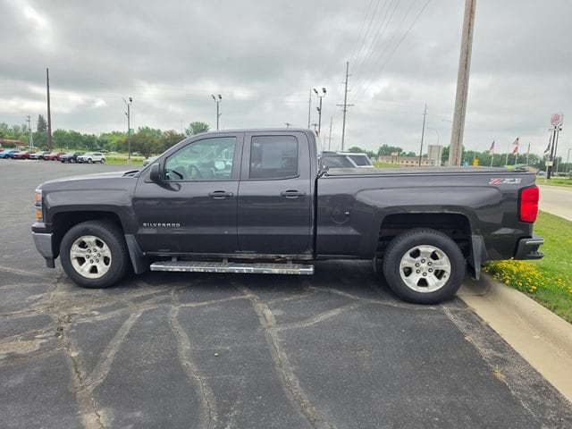 Used 2014 Chevrolet Silverado 1500 LT with VIN 1GCVKREC1EZ142464 for sale in Glencoe, Minnesota