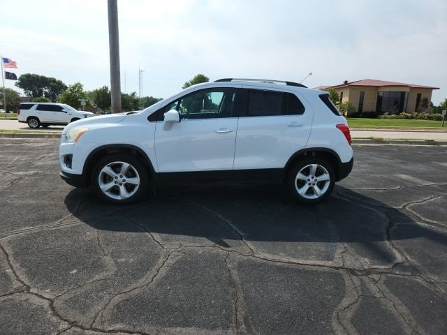 Used 2015 Chevrolet Trax LTZ with VIN 3GNCJTSBXFL171870 for sale in Glencoe, MN