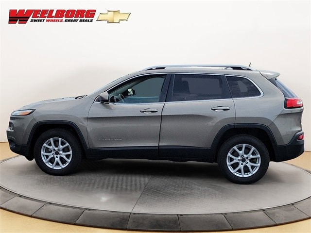 Used 2017 Jeep Cherokee Latitude with VIN 1C4PJMCB3HW557445 for sale in Glencoe, Minnesota