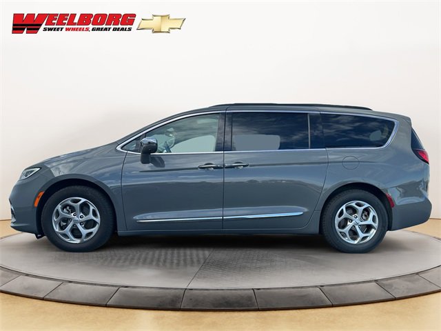 Used 2022 Chrysler Pacifica Limited with VIN 2C4RC1GG0NR153191 for sale in Glencoe, Minnesota