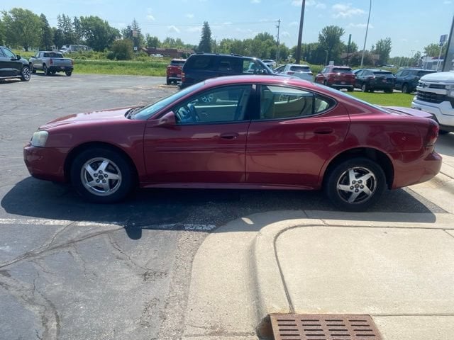 Used 2004 Pontiac Grand Prix GT1 with VIN 2G2WP522041332147 for sale in Glencoe, Minnesota