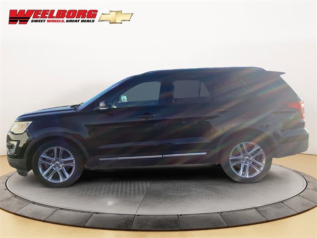 2017 Ford Explorer XLT photo 2