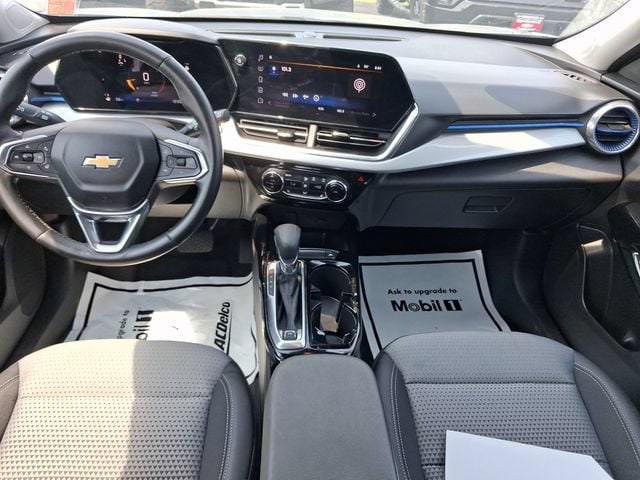 2025 Chevrolet Trax LT - Photo 19