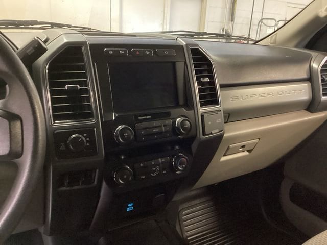 2022 Ford F-350 Super Duty XLT - Photo 19