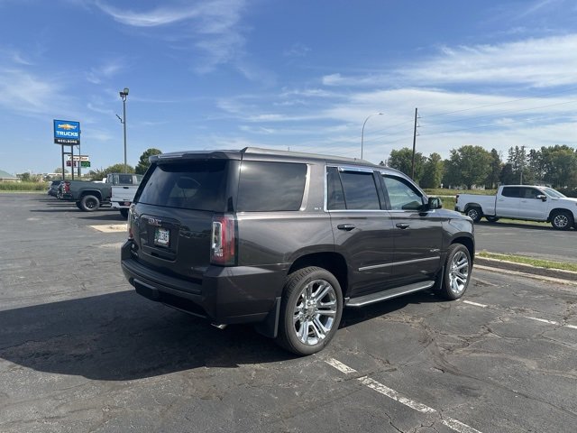 2017 Gmc Yukon SLT photo 2