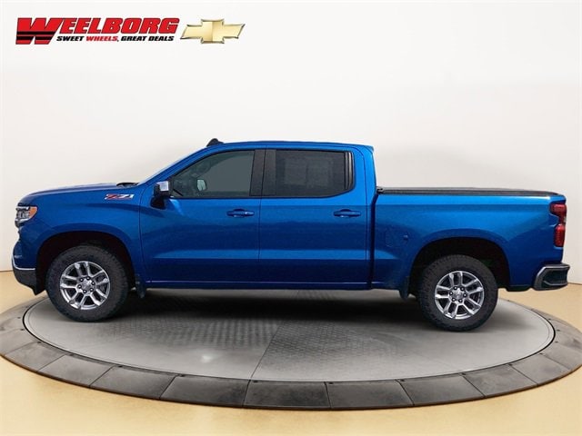 Used 2023 Chevrolet Silverado 1500 LT with VIN 1GCUDDED3PZ211742 for sale in Glencoe, Minnesota