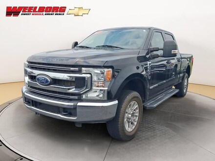 2022 Ford F-350 XLT Truck Crew Cab