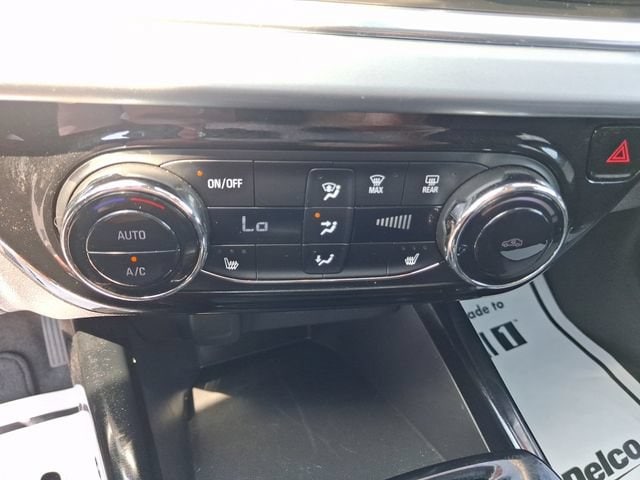 2025 Chevrolet Trax LT - Photo 17