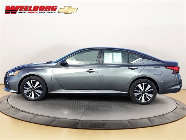 Used 2021 Nissan Altima SV with VIN 1N4BL4DW7MN317889 for sale in Glencoe, Minnesota