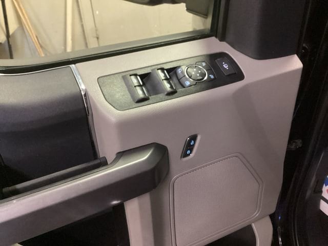2022 Ford F-350 Super Duty XLT - Photo 12