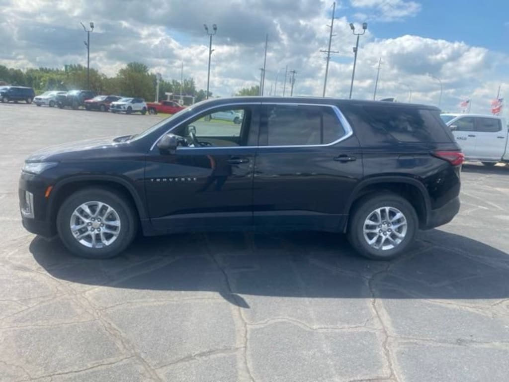 Used 2022 Chevrolet Traverse LS SUV