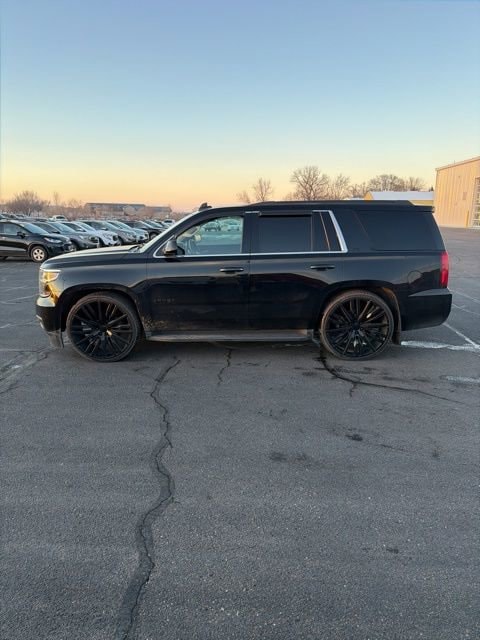 Used 2018 Chevrolet Tahoe LT with VIN 1GNSKBKC9JR210235 for sale in New Ulm, Minnesota