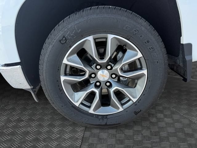 2025 Chevrolet Silverado 1500 LT - Photo 9