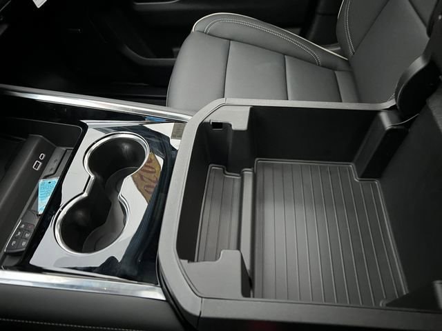 2026 Chevrolet Suburban Premier - Photo 20