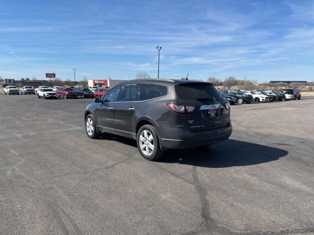 Used 2017 Chevrolet Traverse LT SUV