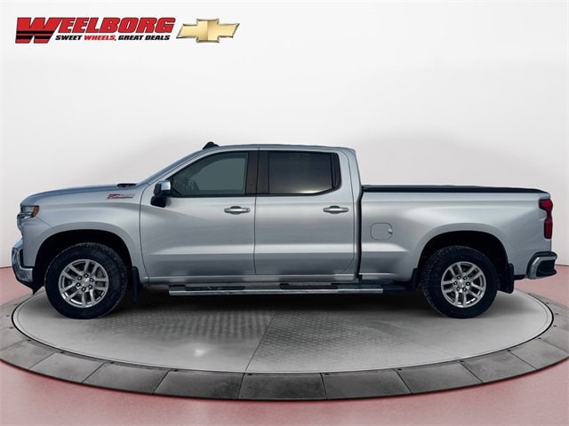 Used 2021 Chevrolet Silverado 1500 LT with VIN 1GCUYDED2MZ365889 for sale in New Ulm, Minnesota