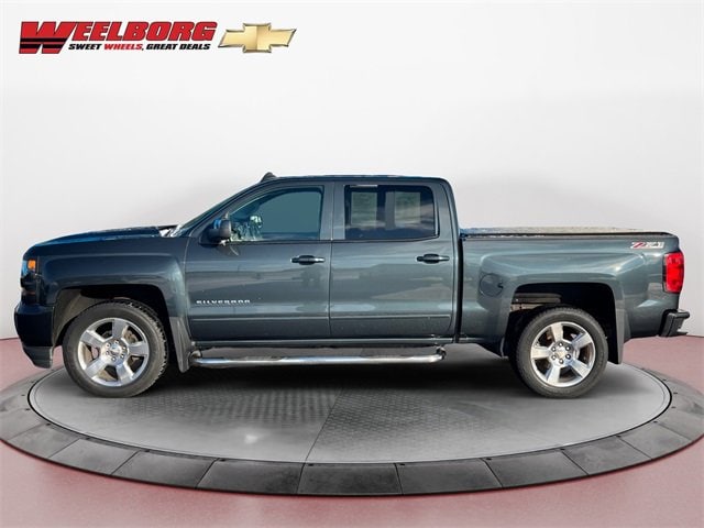 Used 2017 Chevrolet Silverado 1500 LT with VIN 3GCUKREC3HG430664 for sale in New Ulm, Minnesota