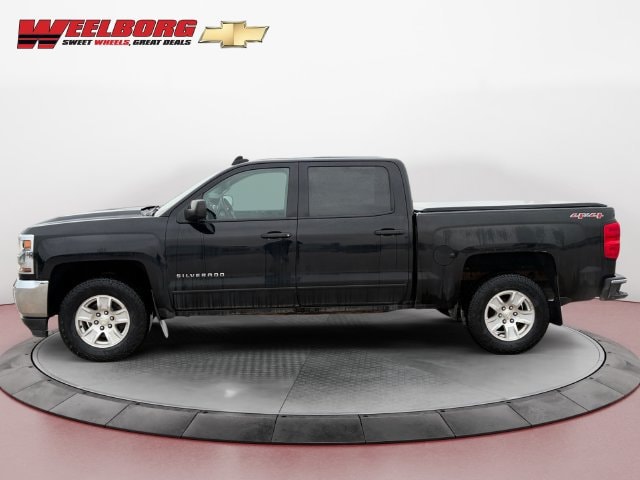 Used 2017 Chevrolet Silverado 1500 LT with VIN 3GCUKREC5HG216985 for sale in New Ulm, Minnesota