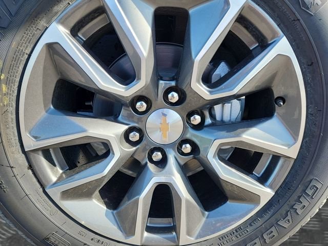 2025 Chevrolet Silverado 1500 LT - Photo 9