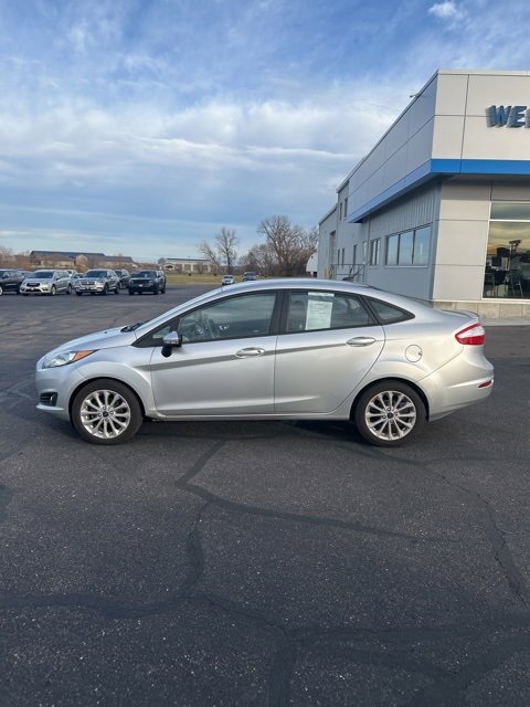 2014 Ford Fiesta SE photo 2