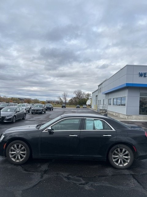 Used 2018 Chrysler 300 Limited with VIN 2C3CCAKG9JH177250 for sale in New Ulm, Minnesota