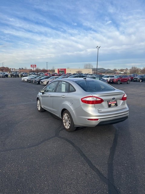 2014 Ford Fiesta SE photo 3