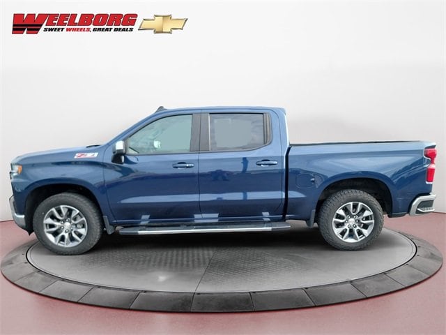 Used 2021 Chevrolet Silverado 1500 LT with VIN 1GCUYDED1MZ341308 for sale in New Ulm, Minnesota