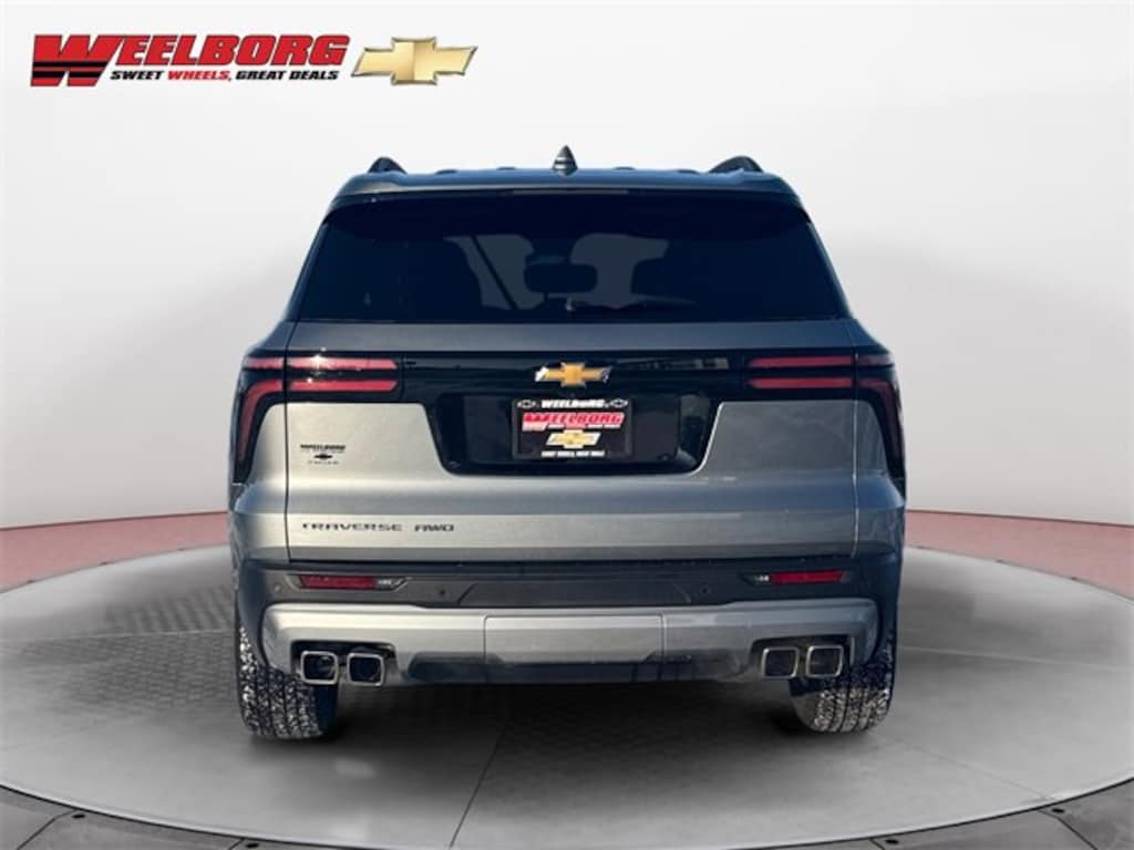 Used 2025 Chevrolet Traverse LT SUV
