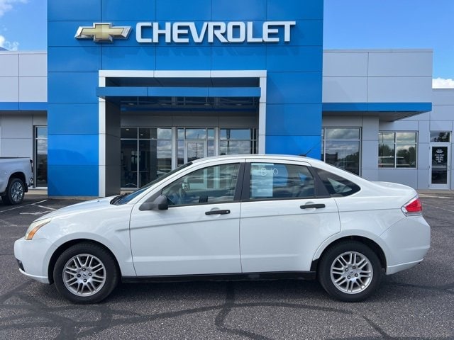 Used 2010 Ford Focus SE with VIN 1FAHP3FN3AW247519 for sale in New Ulm, Minnesota