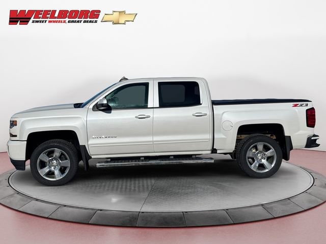 Used 2018 Chevrolet Silverado 1500 LT with VIN 3GCUKREC6JG483283 for sale in New Ulm, Minnesota
