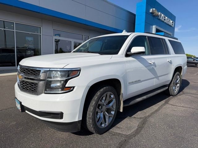 2018 Chevrolet Suburban 4WD 1500 LT's photo