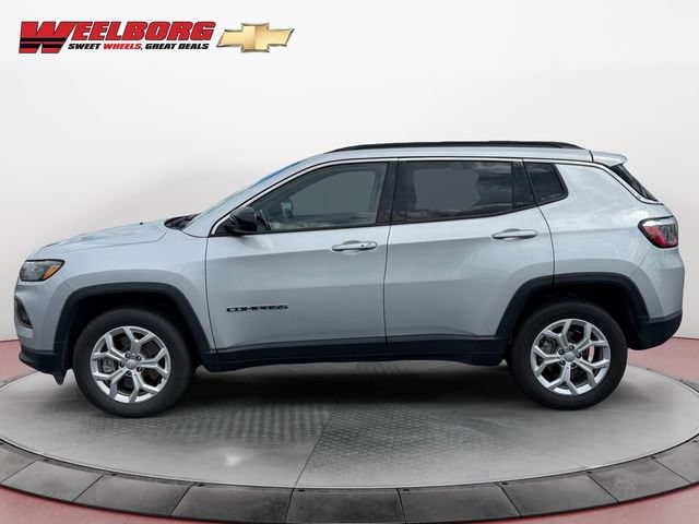 Used 2024 Jeep Compass Latitude with VIN 3C4NJDBN0RT113675 for sale in New Ulm, Minnesota
