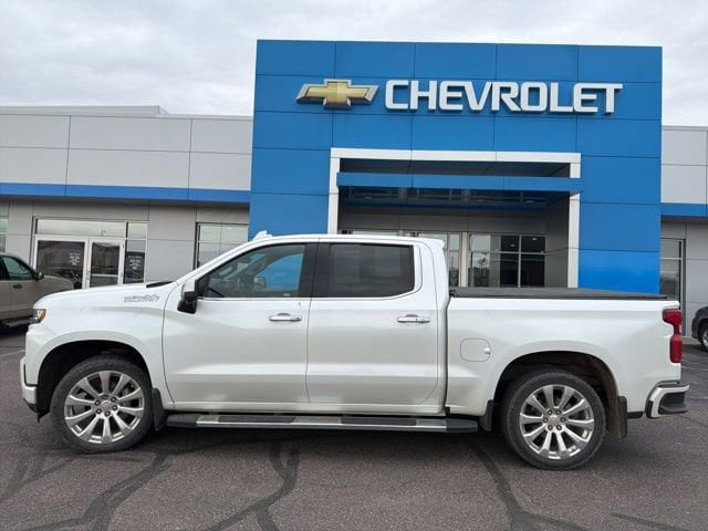 Used 2020 Chevrolet Silverado 1500 High Country with VIN 1GCUYHEL4LZ275883 for sale in New Ulm, Minnesota