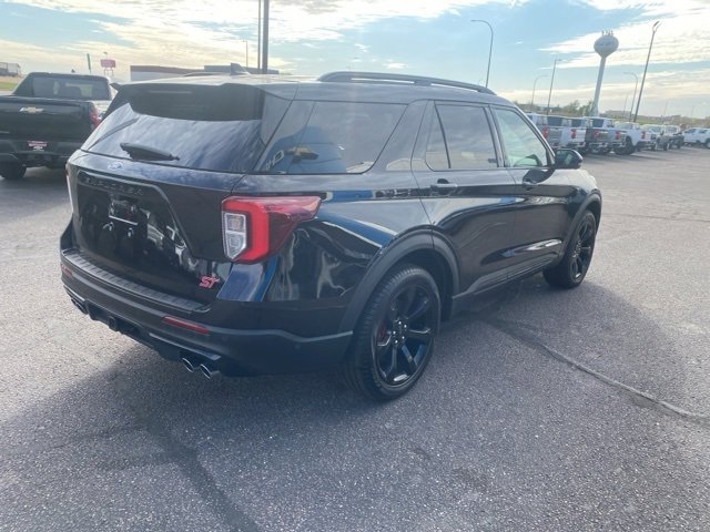 2022 Ford Explorer ST photo 2