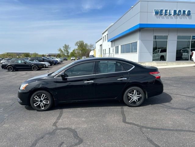 Used 2015 Nissan Sentra S with VIN 3N1AB7AP2FY368586 for sale in New Ulm, Minnesota