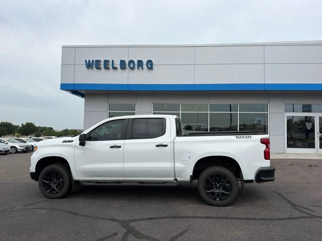 Used 2024 Chevrolet Silverado 1500 LT Trail Boss with VIN 3GCUDFEL3RG220799 for sale in New Ulm, Minnesota