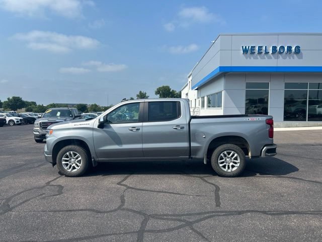 Used 2024 Chevrolet Silverado 1500 LT with VIN 1GCPDDEK8RZ250289 for sale in New Ulm, Minnesota
