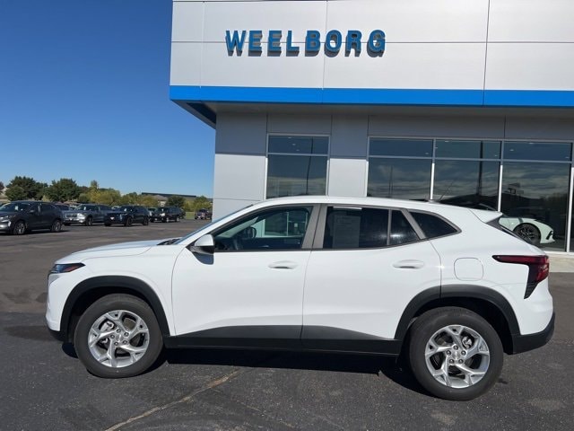 Used 2024 Chevrolet Trax LS with VIN KL77LFE20RC004609 for sale in New Ulm, Minnesota